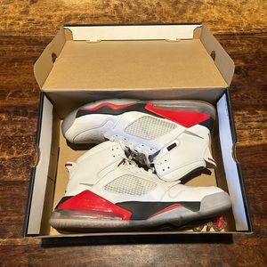 Air Jordan Mars 270